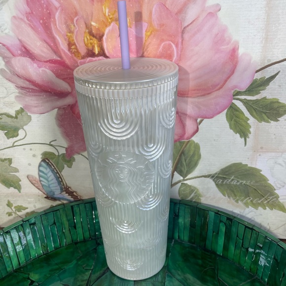 New Starbucks 2023 White Pearl Shell Core Siren Scales Cold Cup Tumbler - Picture 2 of 3